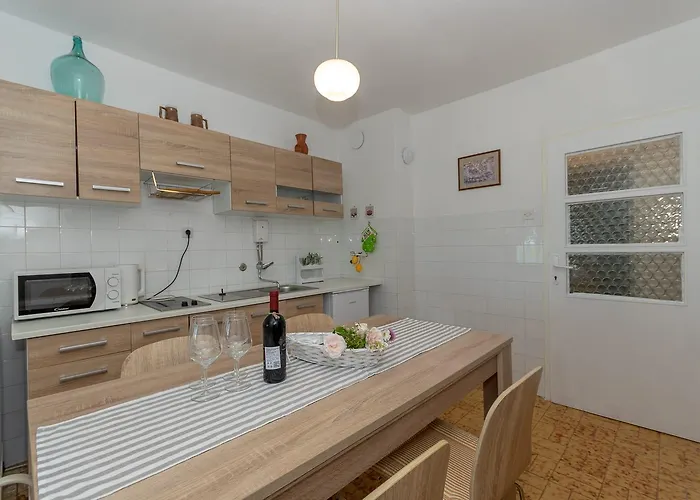 Nona Elza Apartment Trogir